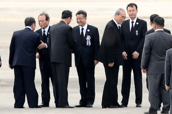 김포국제공항에 도착한 북측조문단