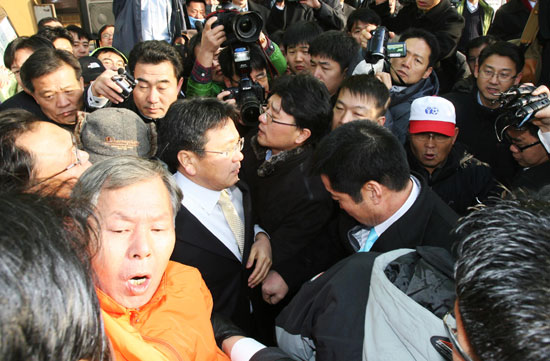 검찰 김민석 민주당 최고위원 영장집행