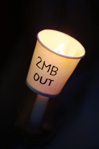 2MB OUT 촛불